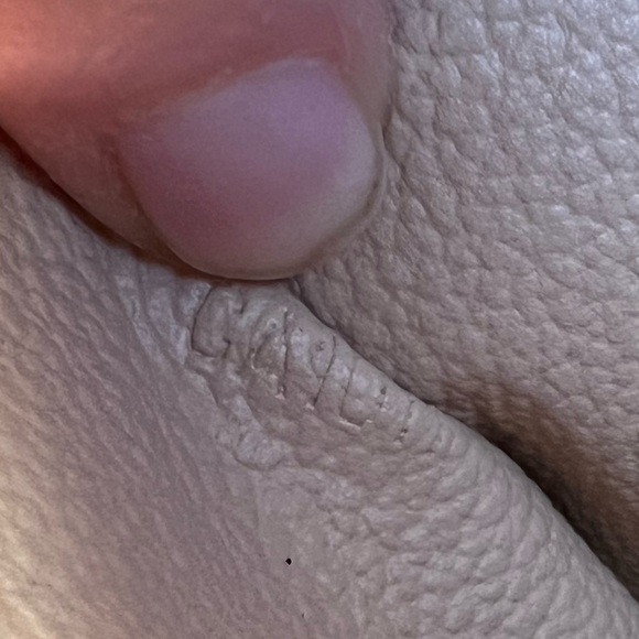 Louis Vuitton Cosmetic Pouch - Picture 16 of 16